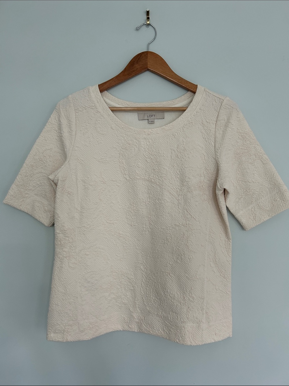 LOFT Cream Textured Short Sleeve Tee